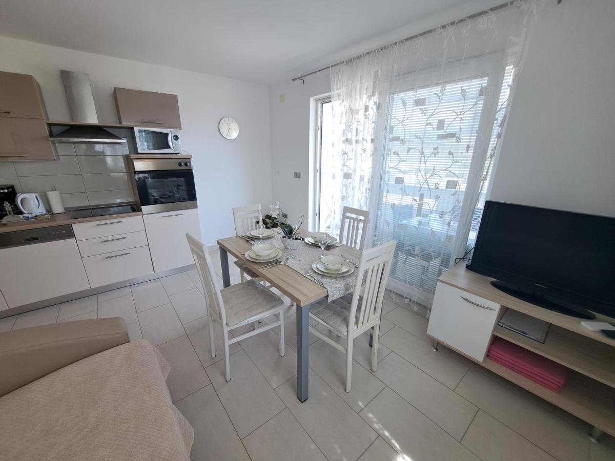 Apartments Fran I บัชกา ภายนอก รูปภาพ