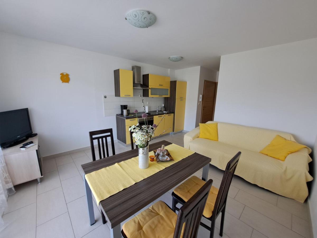Apartments Fran I บัชกา ภายนอก รูปภาพ